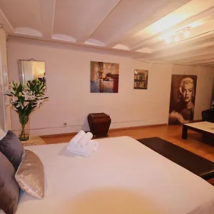  Hostel Efate Spain